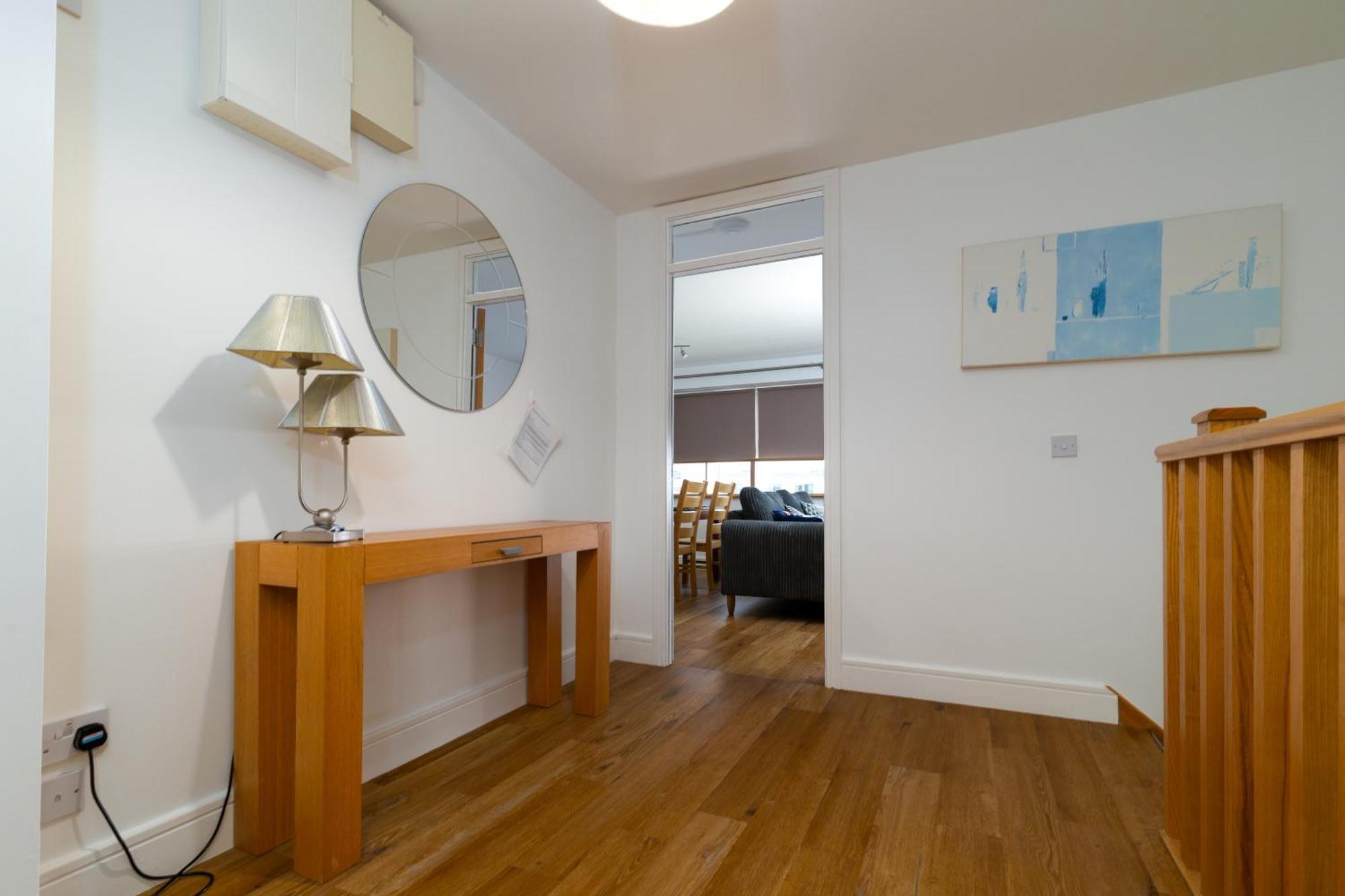 Geata Na Cathrach - Galway Lakeside Apartments Exterior photo