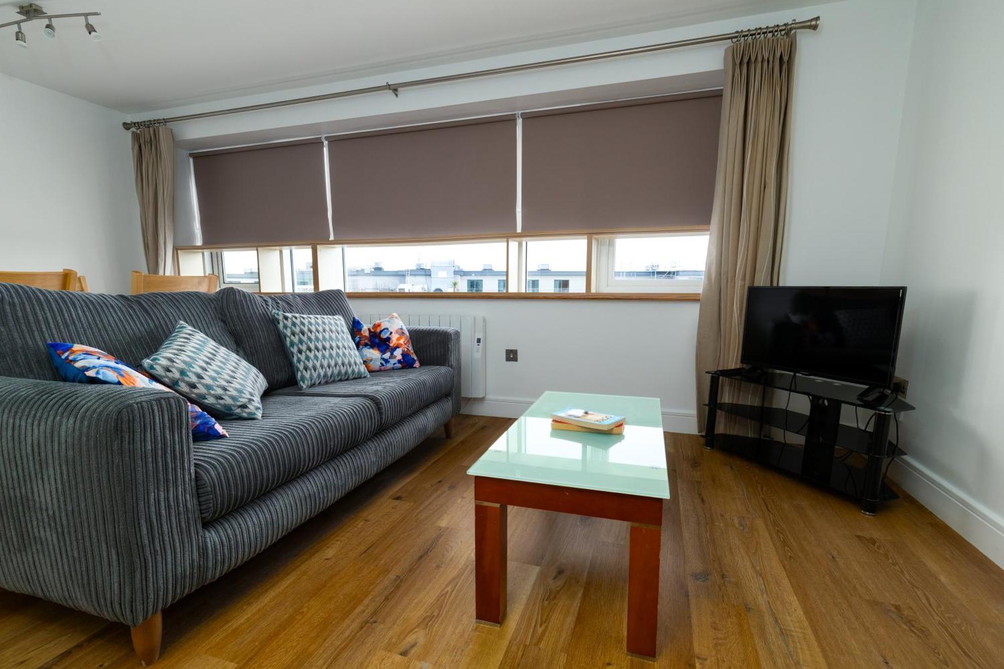 Geata Na Cathrach - Galway Lakeside Apartments Exterior photo
